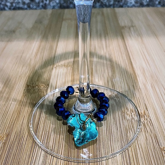 Elegant Custom Design Wine Stem Decor - Picture 1 of 1